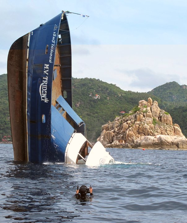 MV Trident tech diving liveaboard boat sinking vertical  near Koh Tao Thailand